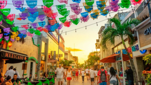 que-faire-sur-5eme-avenue-playa-delcarmen.jpg 5eme-avenue-rue-coloree.jpg