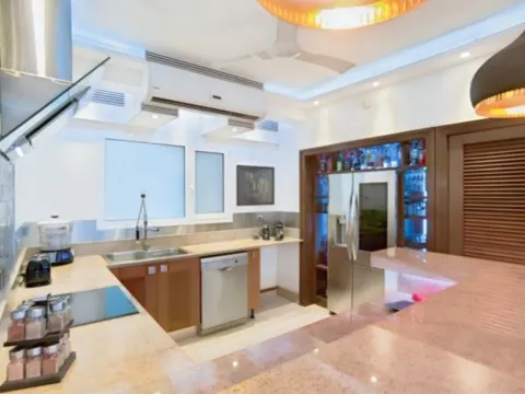 Luxury Duplex by GSHP : fully equipped kitchen