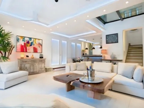 Luxury Duplex by GSHP : The living room